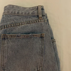 vida jeans  - säljer dessa mörkblå jeans eftersom det inte är min stil, aldrig använda. Skriv för fler bilder så fixar 