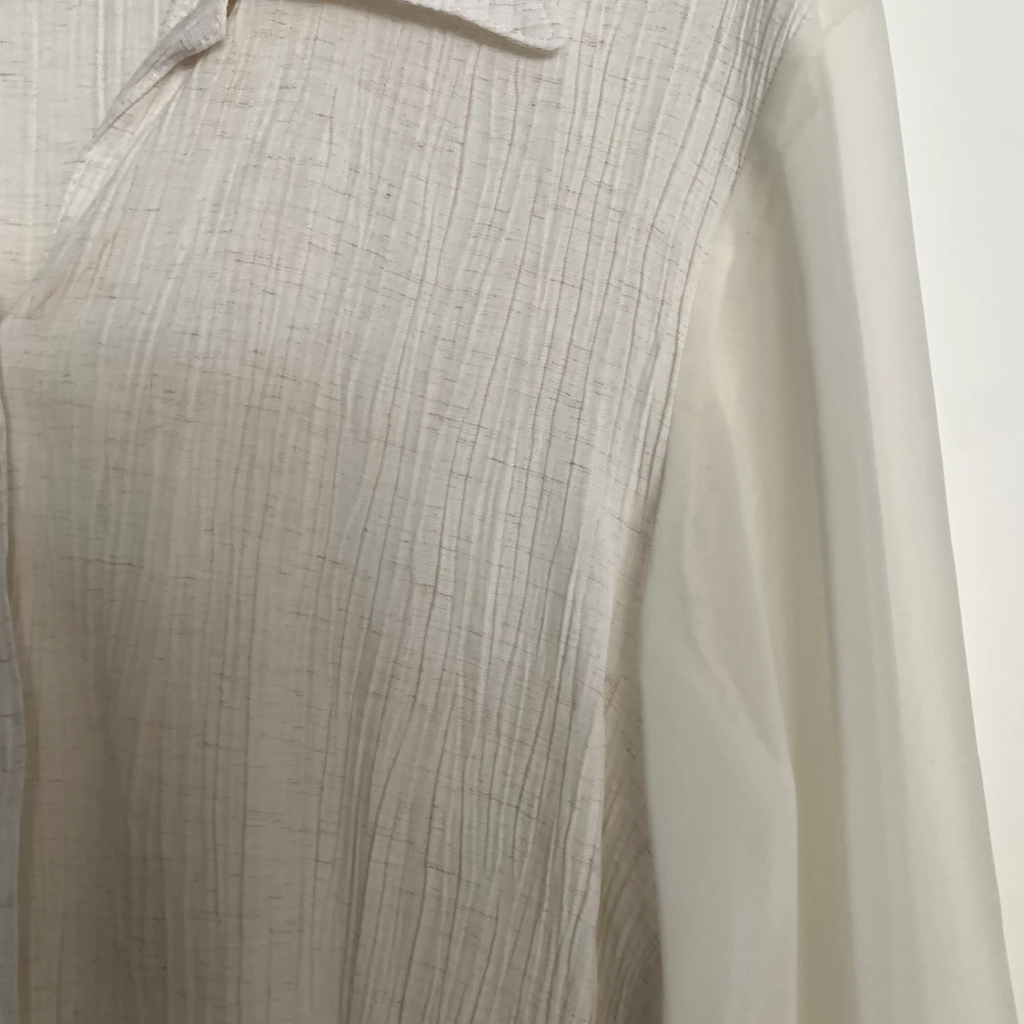 Vit / beige skjorta - 90