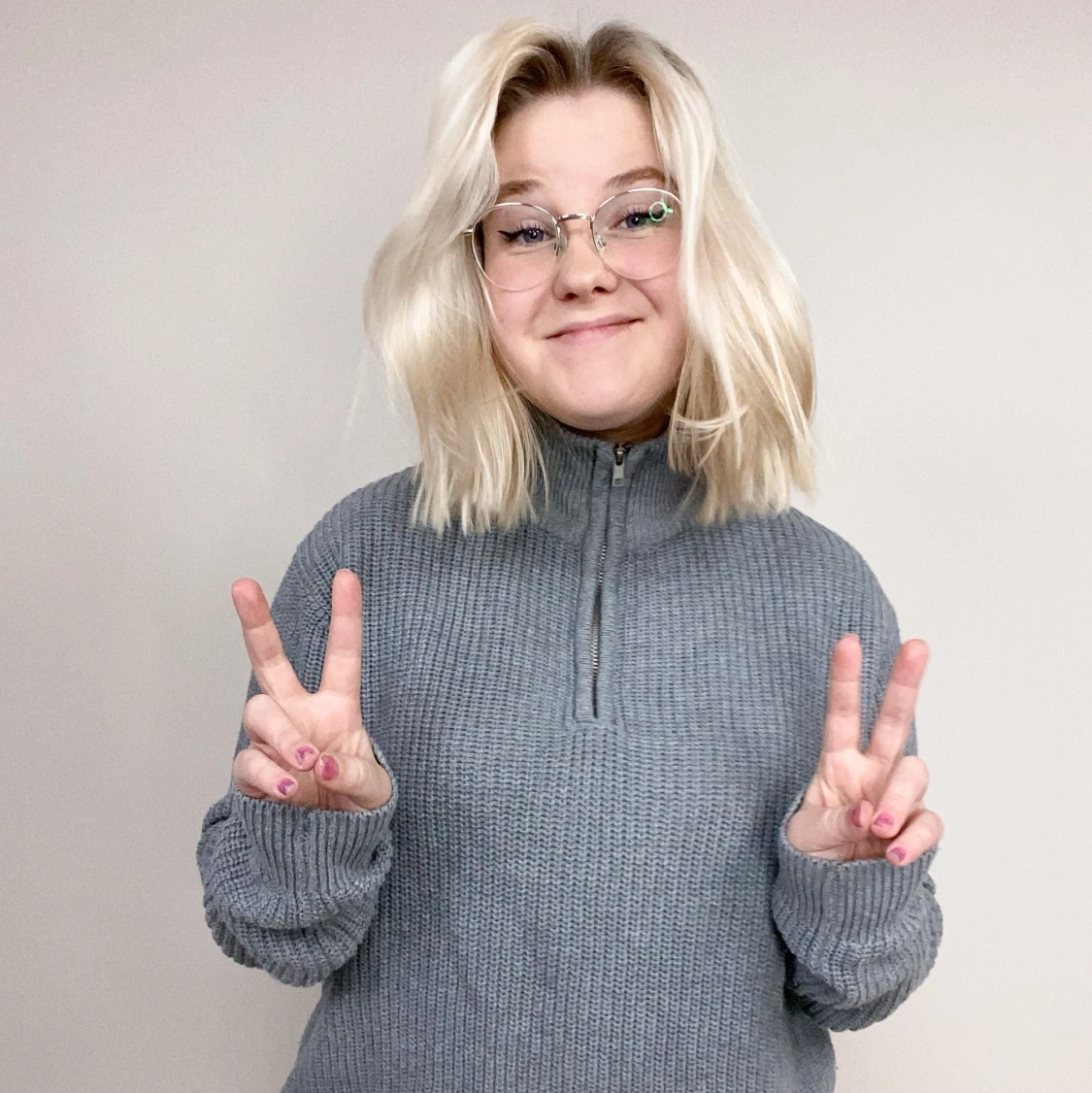 Grå tjocktröja storlek M 