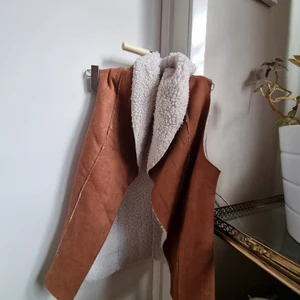 Kavaj - En "kavaj" med cowboy intonation, köot second hand.