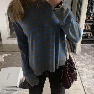 randig stickad tröja - Nyskick, aldrig använd