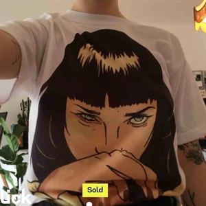 Pulp fiction tröja - Jättefin tröja i Pulp fiction motiv. Använd Max 3ggr så i toppskick! 