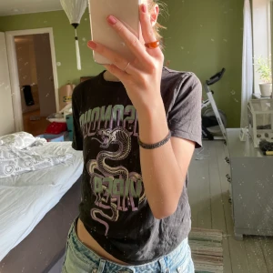 Svart tröja - Basic svart tröja med jätteskön passform. Storlek XS men passar även S