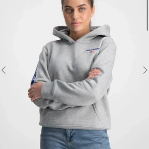 Ralph lauren (polo sport) - Köptes för 1000 säljer för 150:) storlek s eller xs skulle jag säga, bra skick