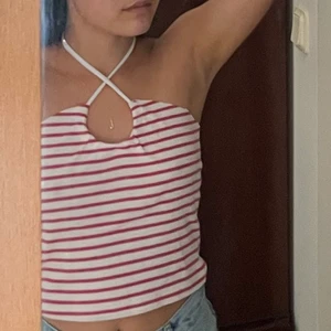 Treenig korsas topp  - Snygg trendig topp!!! Säljer liknande på instagram @mo4sdesign 💋