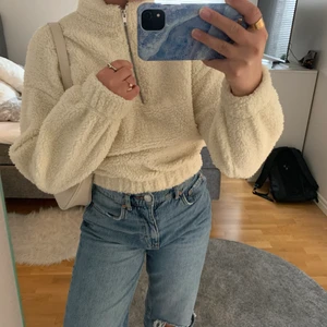 Tröja  - super mysig tröja som är använd endast en gång!! 120kr inklusive frakt💗💗