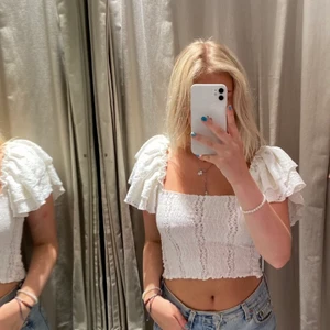Zara topp - Så fin vit zara topp som tyvärr inte kommer till användning.💕🌸