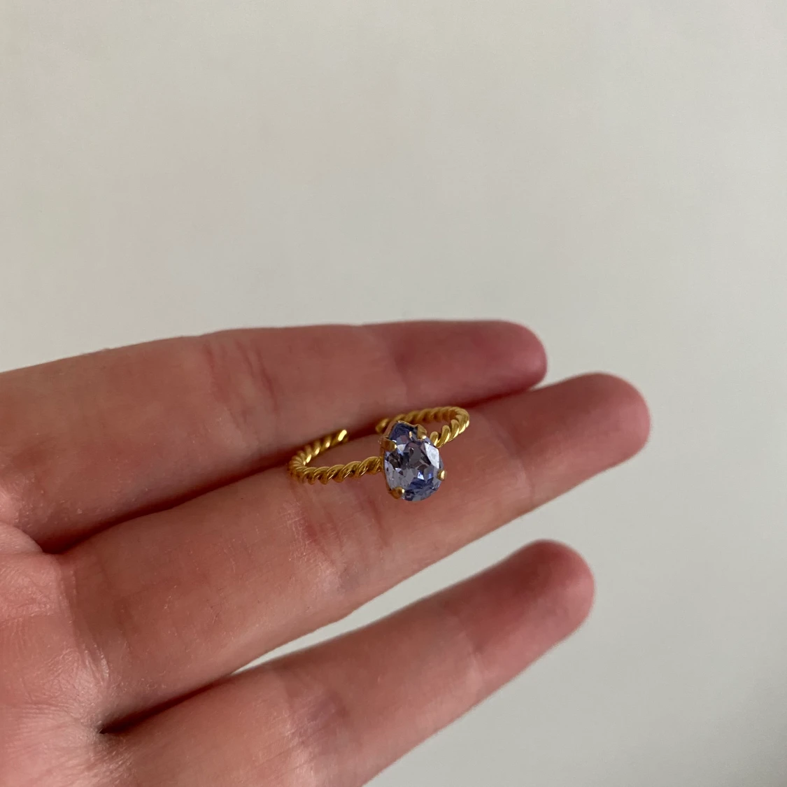 Caroline Svedbom ring  - 90