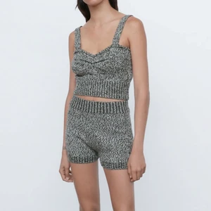 Zara topp - Helt ny populär stickad zara topp som är helt slutsåld i storlek S. Frakten tillkommer på 50 kr❤️