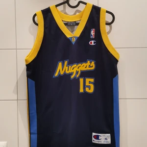 Basketbollströja  - Baskettroöja från Champion i storlek XL (barnstorlek?). Ej använd 🧡 Frakt tillkommer 💕