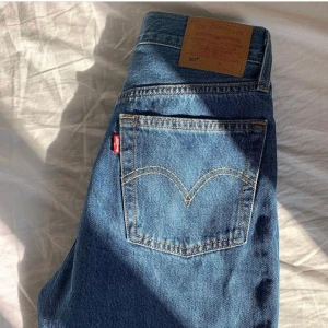 Mellanblå Levis jeans - Melllanblå Levis Jeans i mycket bra skick💙💙
