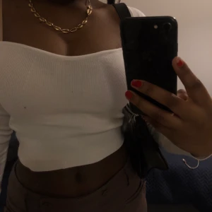 En fin och bekväm tröja - En vit tröja 