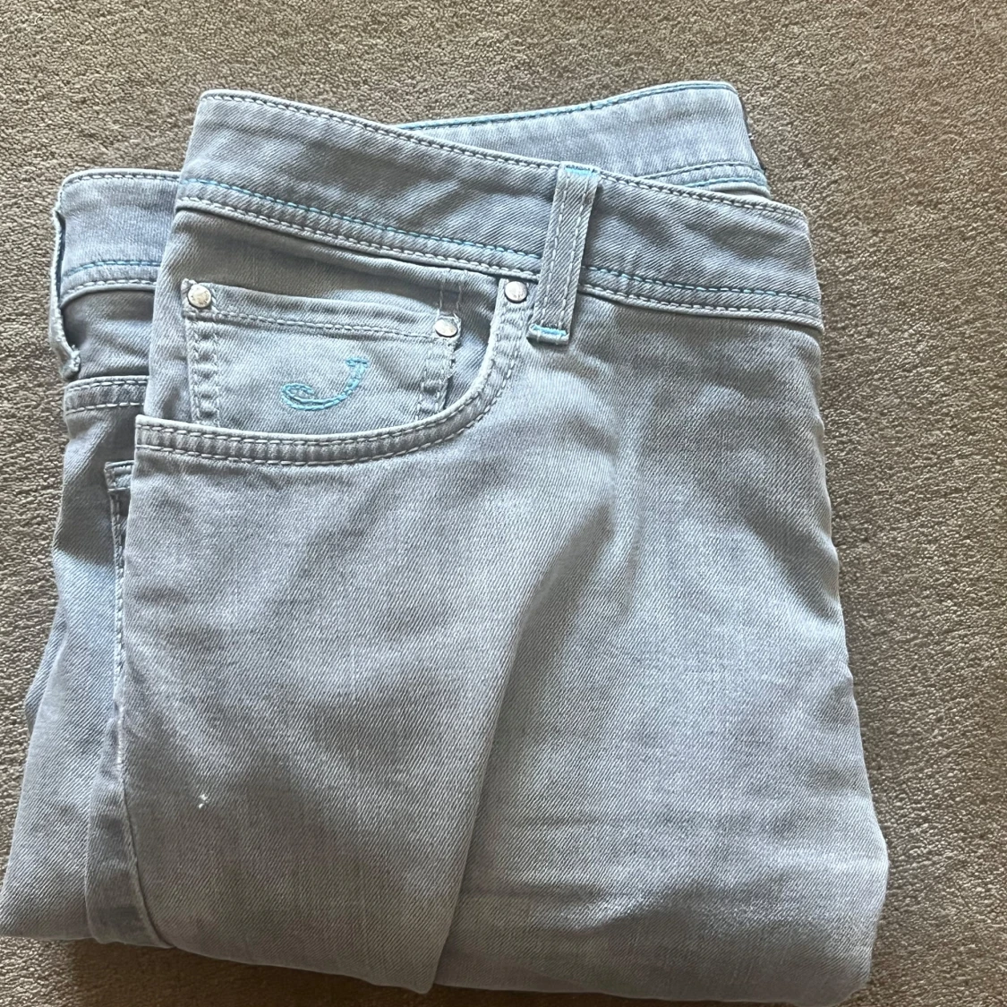 Ljusgrå jeansbyxor från Jacob Cohen - 4