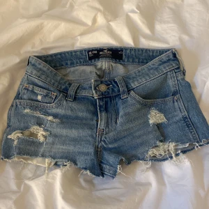 låg midjade jeansshorts - jättesnygga jeansshorts från hollister!