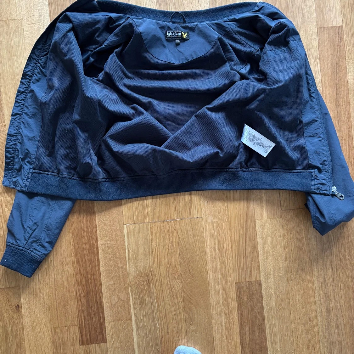 Blå bomberjacka från Lyle & Scott - 1