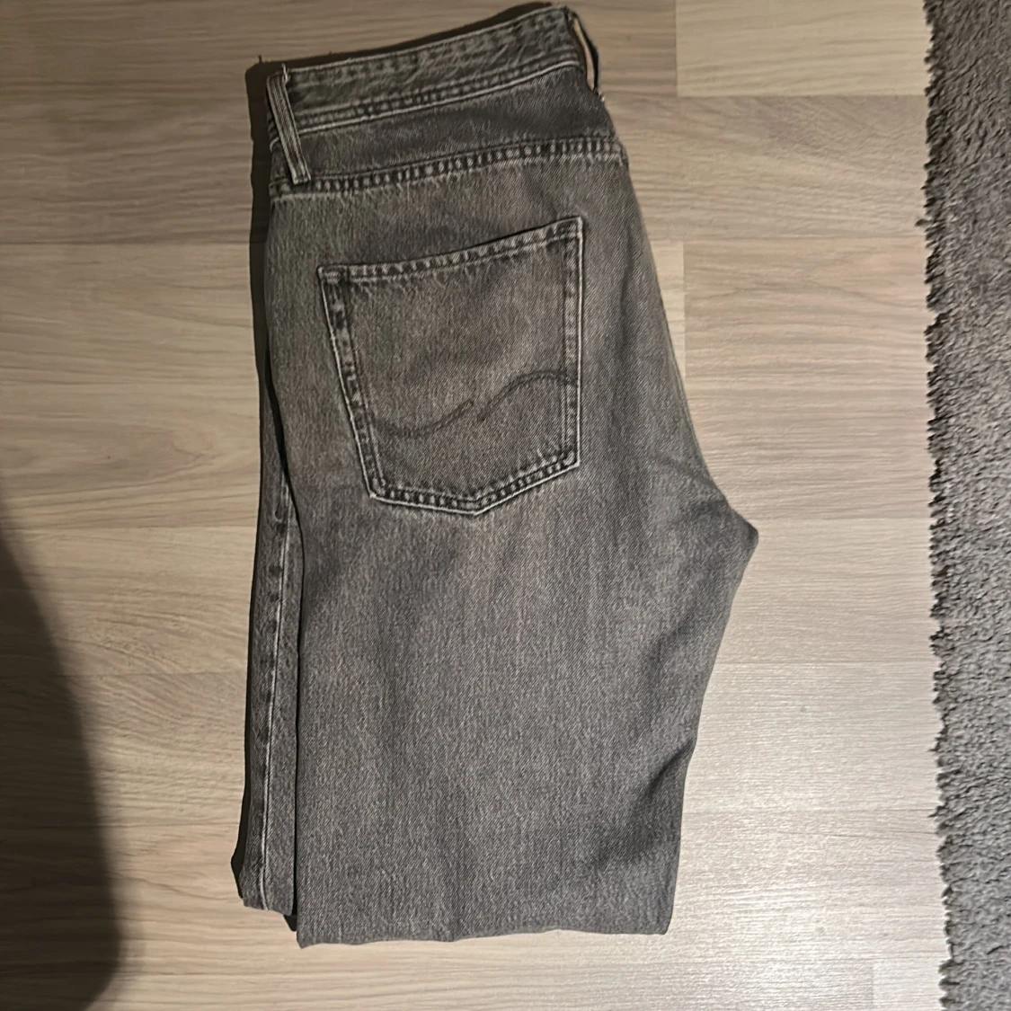 Grå jeans från Jack & Jones - 2