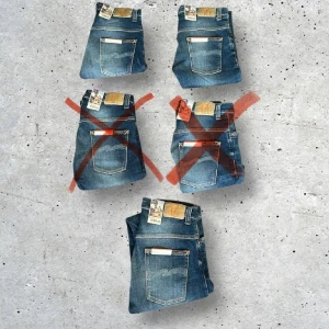 Nudie Jeans med prislapp  - Vänster toppen - Nudie Jeans - storlek 29/28 - modell: Thin Finn ‼️ Höger toppen - Nudie Jeans - storlek 31/30 - modell: Thin Finn ‼️Vänster mitten - SÅLD ‼️ Höger mitten - SÅLD ‼️ Längst ned - Nudie Jeans - Storlek 32/30 - modell: Thin Finn ‼️