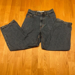 Blåa Polar Bigboys  - Ett par blå bigboys från polar i storlek xxxs men passar någon från 155-165 möjligtvis kortare. Inga håll eller liknande och allmänt mycket bra skick. Pris kan såklart diskuteras vid snabb affär! 🤝