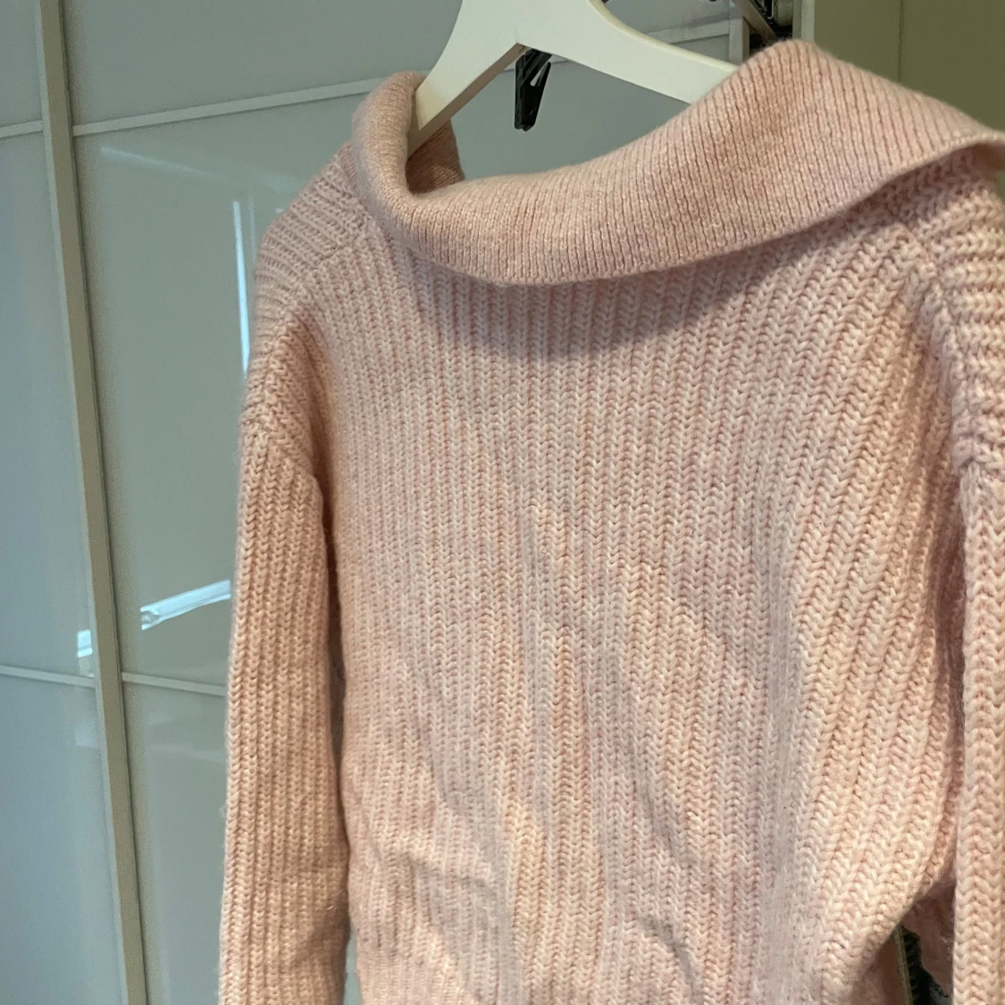 Rosa stickad tröja från Gina Tricot - 1