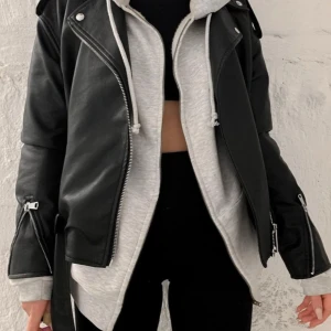 MISSGUIDED SKINNJACKA - Skinnjacka från missguided köpt på nelly💕💕 i storlek 34/S, knappt använd🌸