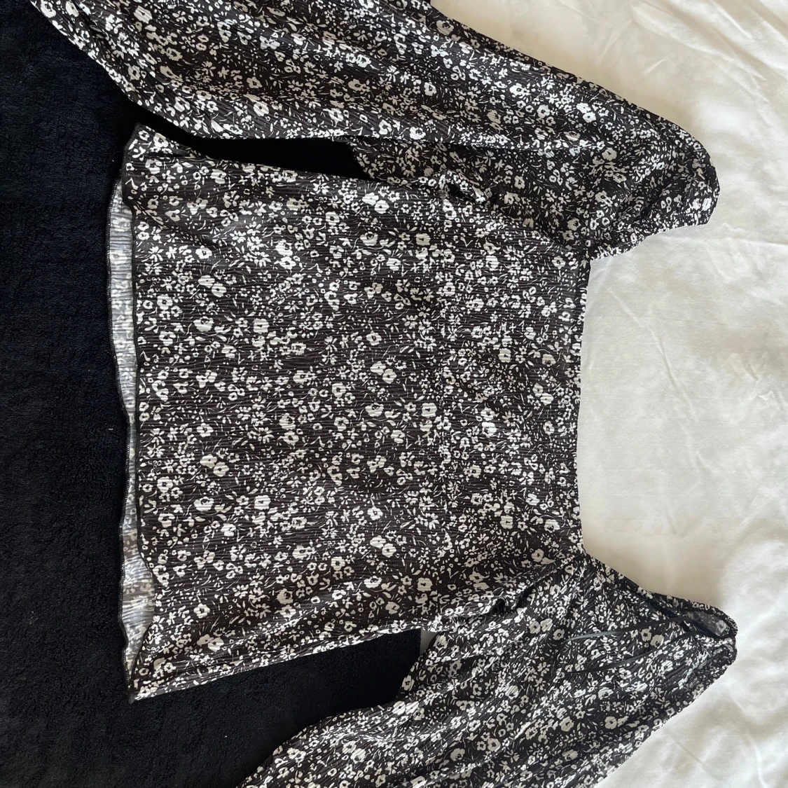 Svart blommig blus - 2