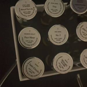 Säljer niche samples - Alla är ca 8ml och kommer från olika niche märken, ny pris på nästan alla ligger över 200.  Ni kan köpa flera och få ett bättre pris