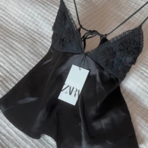 Viral Zara Topp - Den Virala Zara Toppen i Svart!🩶 
