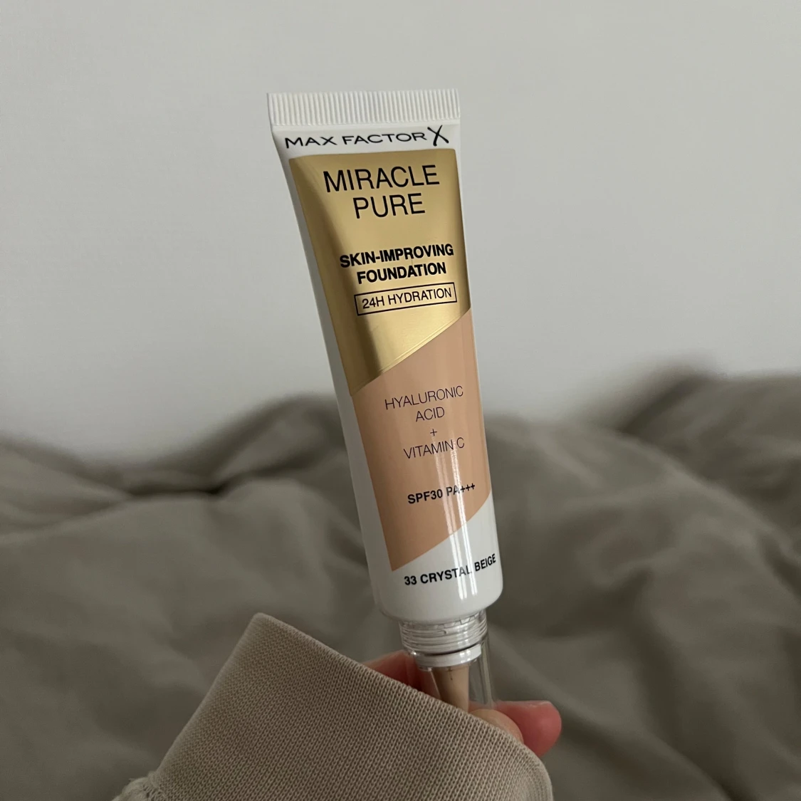 Max Factor Miracle Pure Foundation 33