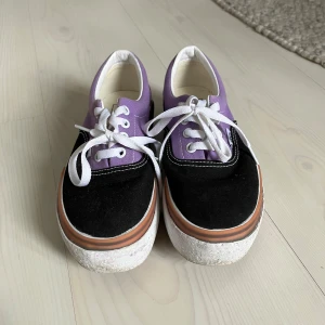 Vans - Färgglada Vans som endast är använda 2-3ggr. Storlek 36. 