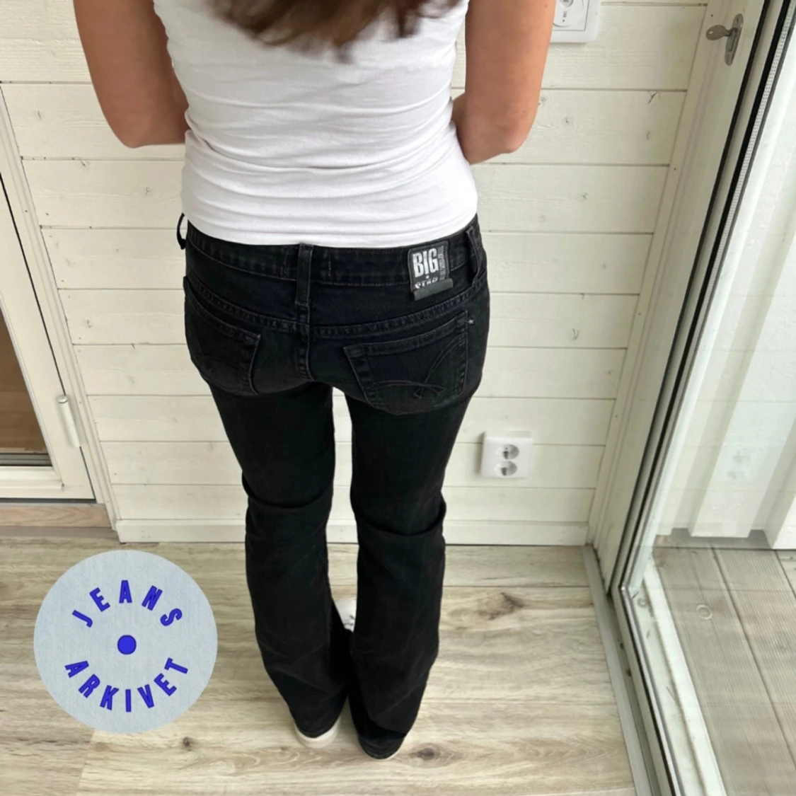 Svarta lågmidjade jeans  - 1