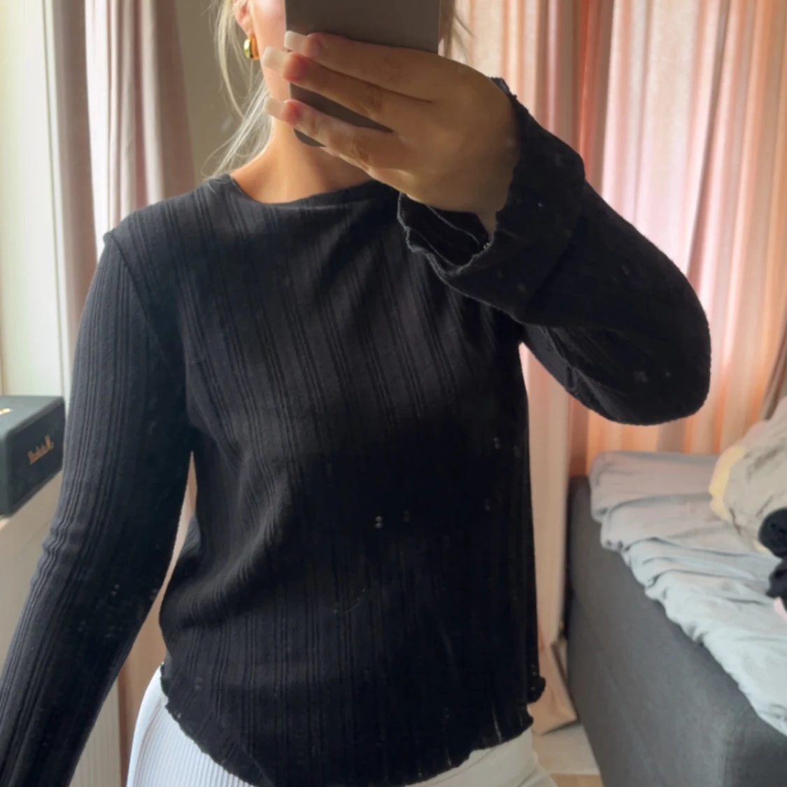 Svart ribbad långärmad tröja - 1