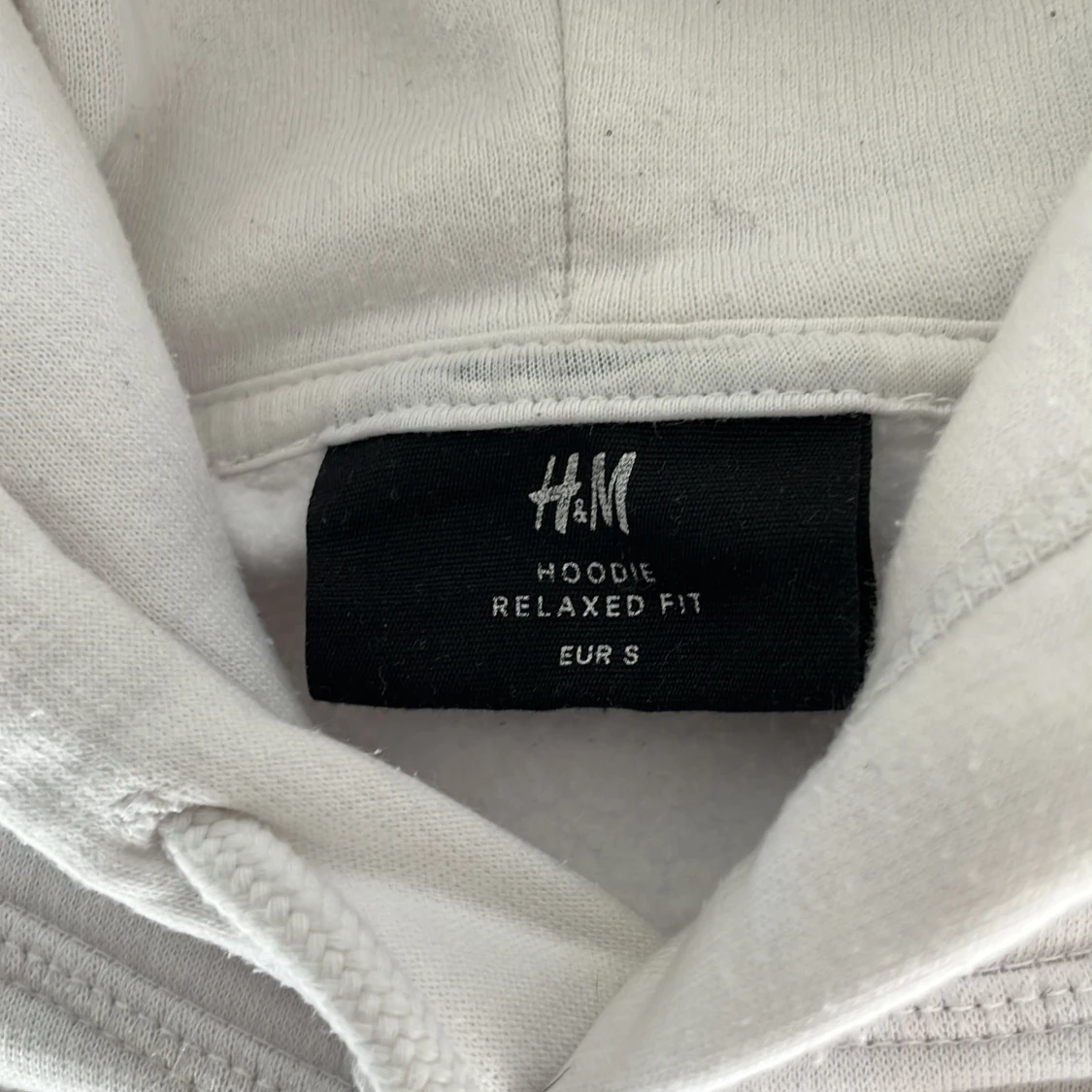 Vit hoodie från H&M, relaxed fit - 2