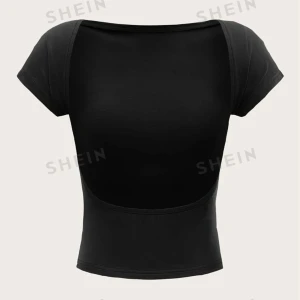 backless topp - tröja med öppen rygg från shein, aldrig använd men har tagit ut den ur förpackningen