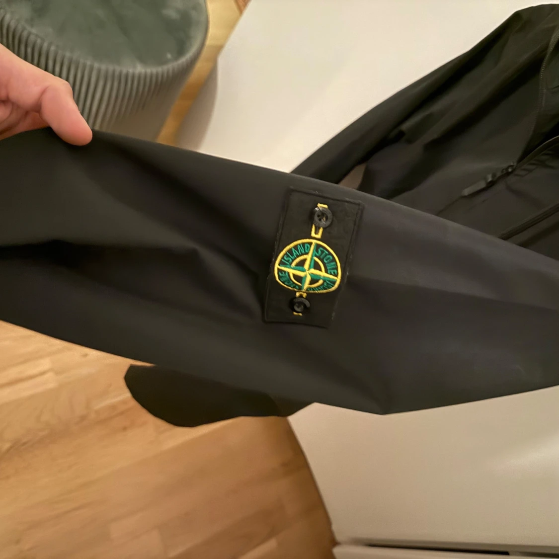 Svart vindjacka från Stone Island - 1