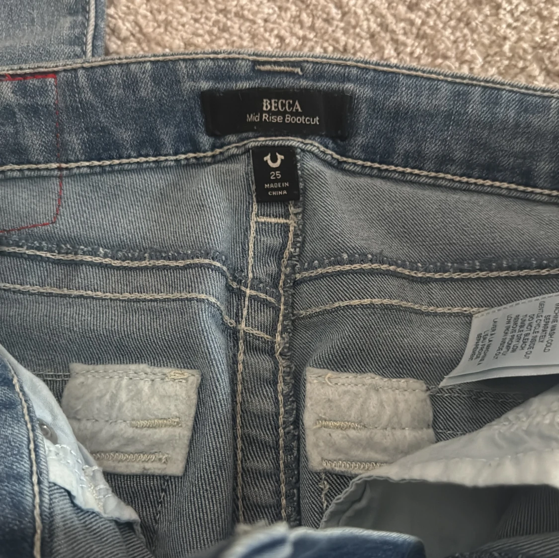 Becca mid True religion - 3