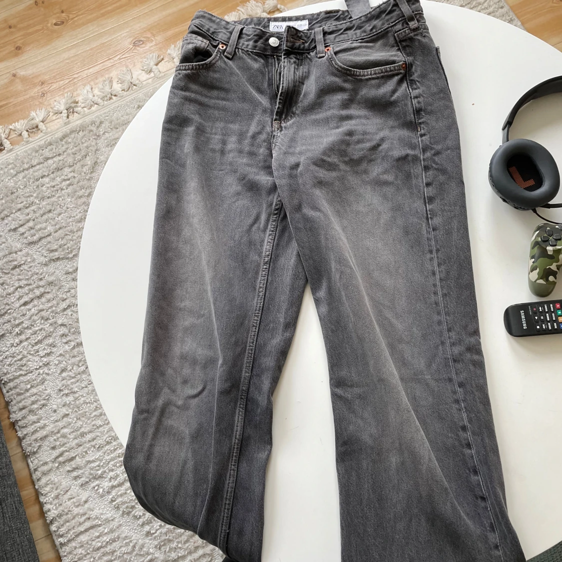 Grå raka jeans  - 4