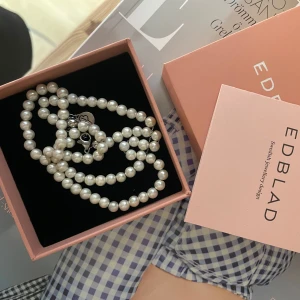 Edblad pärlshalsband  - Så snyggt pärlhalsband från Edblad!🥰🥰💕