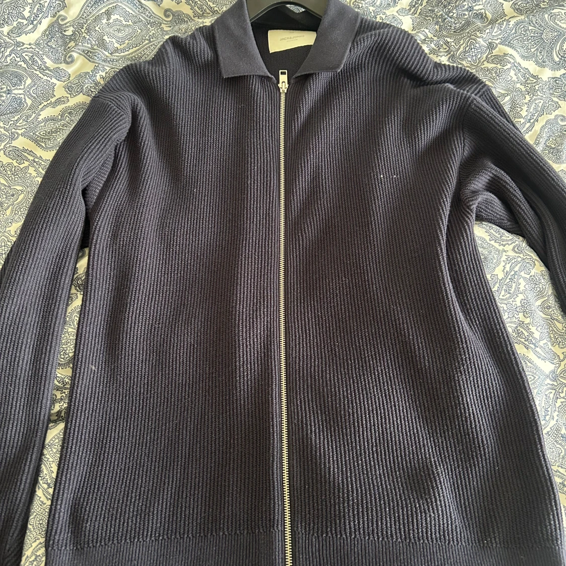 Mörkblå stickad tröja från Jack&jones