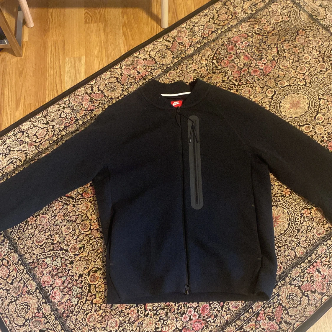 Svart jacka från Nike med dragkedja - 1