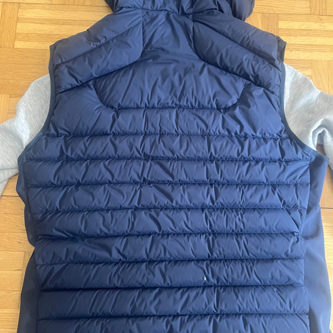 Blå dunväst från Sail Racing - 1