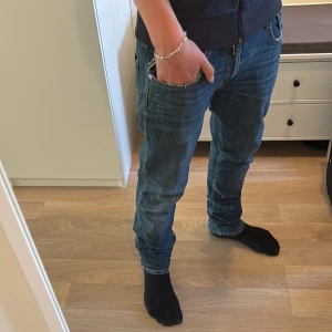 Replay anbass - Riktigt feta Replay jeans om är i princip nyskick. Nya 2000 vårat pris endast 499 priset kan alltid diskuteras 🙌🏻