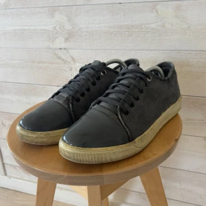 Lanvin skor✨ - Riktigt Stilrena Lanvins i färgen grå med glansig tå✨nypris: ca 4500kr | storlek 45 | obs inga sulor |skriv vid fråga eller minsta lilla fundering //GC