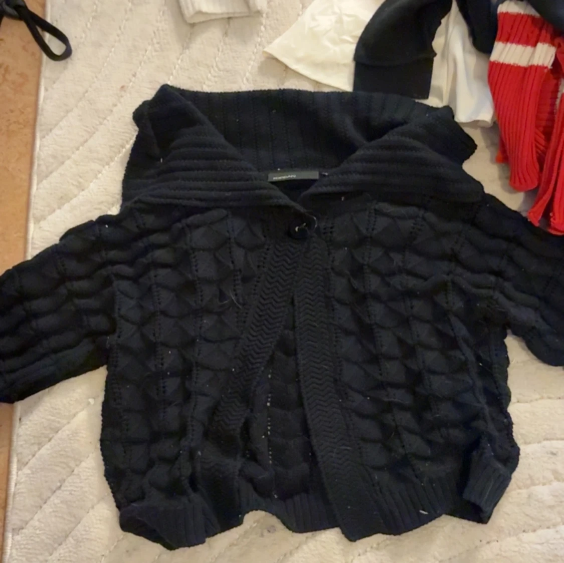 Svart stickad kofta med krage - 2