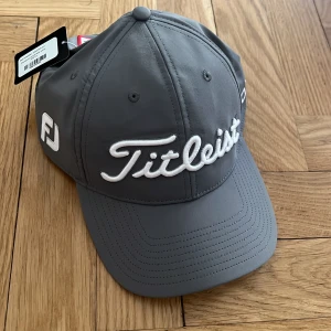 Titleist Keps Helt ny - Helt ny kept, nypris 399kr, prislapp och tagg kvar, EJ ANVÄND