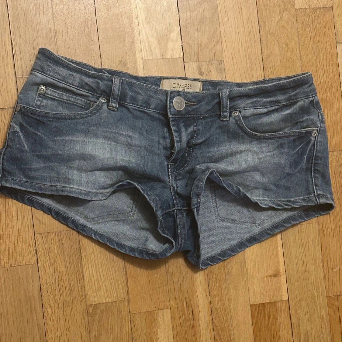 Lågmidjade shorts