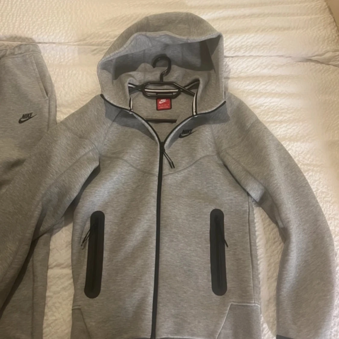 Grå Nike tracksuit tröja Xs o byxor storlek S - 1