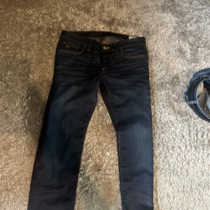 Mörkblå jeans G-Star RAW 3301 - Säljer ett par mörkblå G-Star RAW 3301 jeans