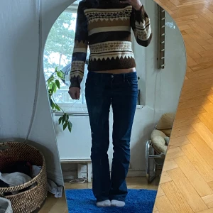 Söt stickad tröja - Säljer denna jättesöta stickade tröjan i storlek XS,S. Vet tyvärr inte vart den är från då jag köpte den second hand.