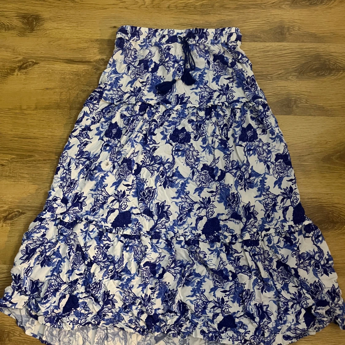 Blommig långkjol  - 1