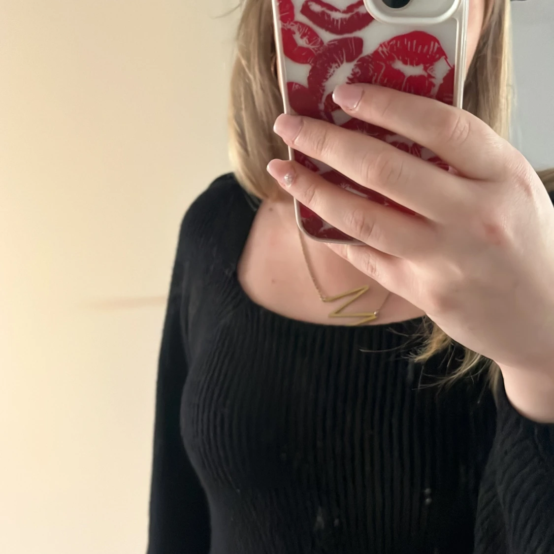 Svart stickad långärmad klänning - 1